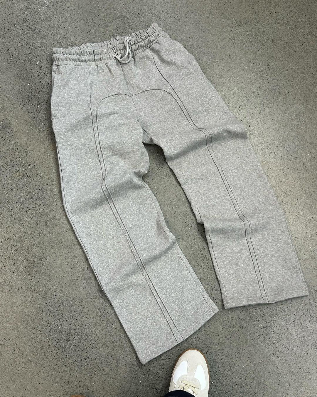 Wide-Leg Jogger Trousers With Contrast Stitching