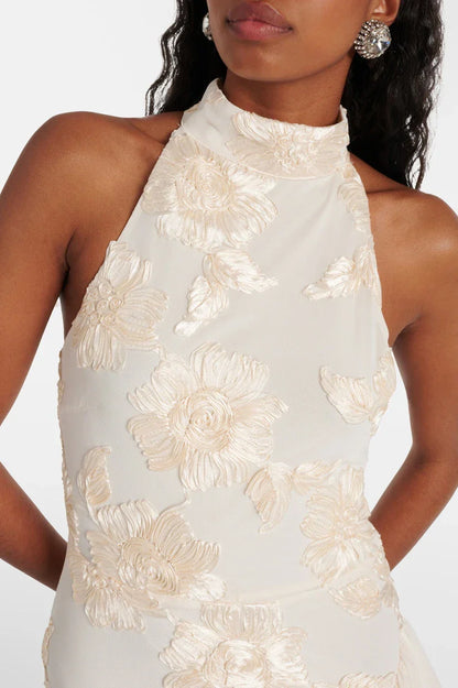 Maxikjole med blomsterapplikation